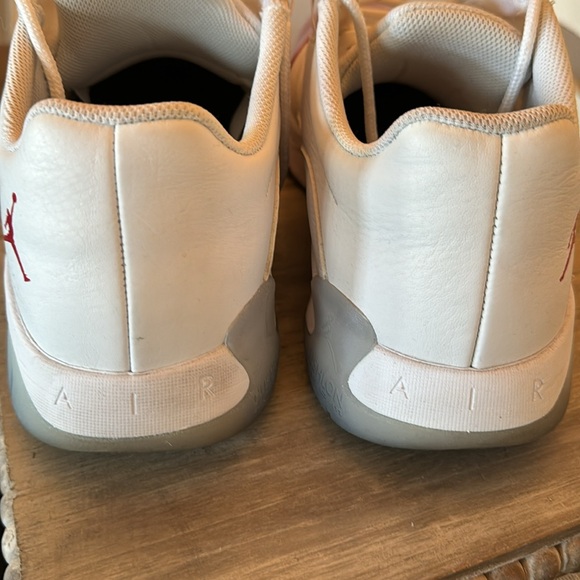 Air Jordan 11 CMFT LOW SZ 17 EUC worn once - Picture 3 of 7